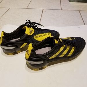 Adidas men's 9.5 Adidas Predator Soccer Cleats
